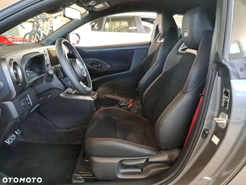 Toyota Yaris - 10