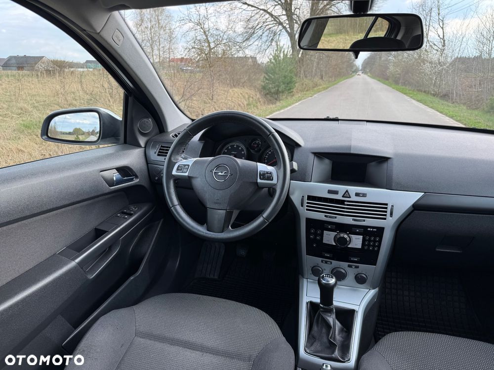 Opel Astra 1.6 Design Edition - 10