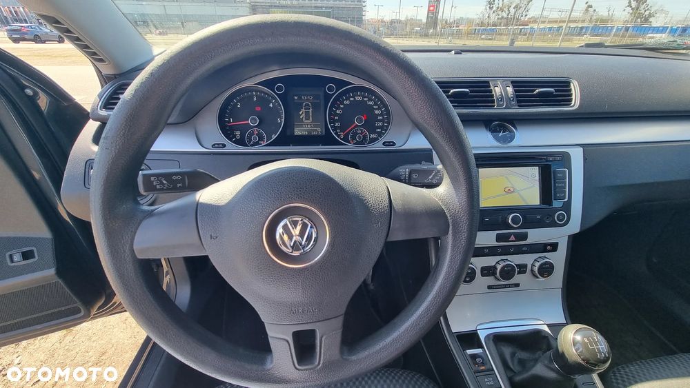 Volkswagen Passat 1.6 TDI Trendline - 15