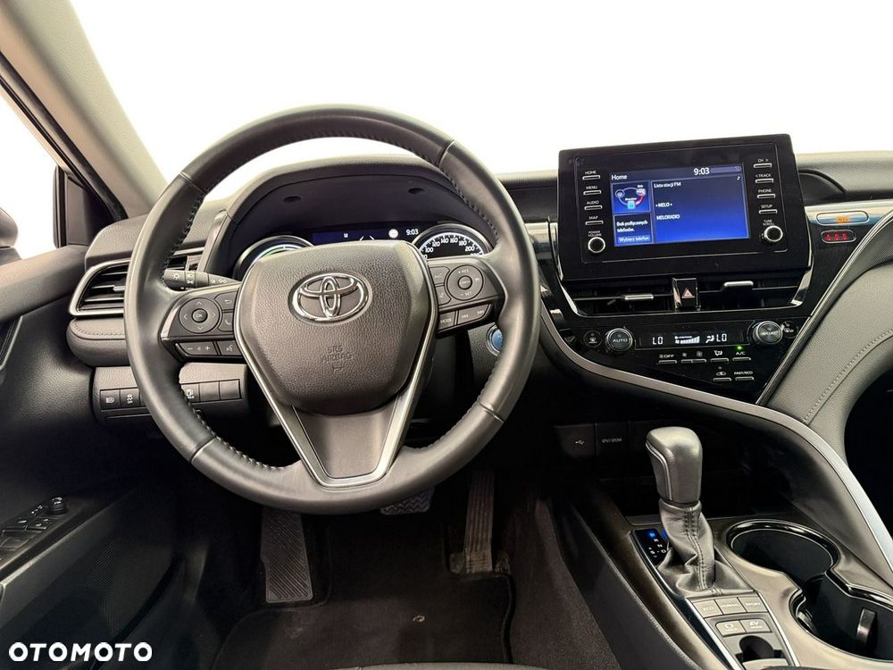Toyota Camry - 10