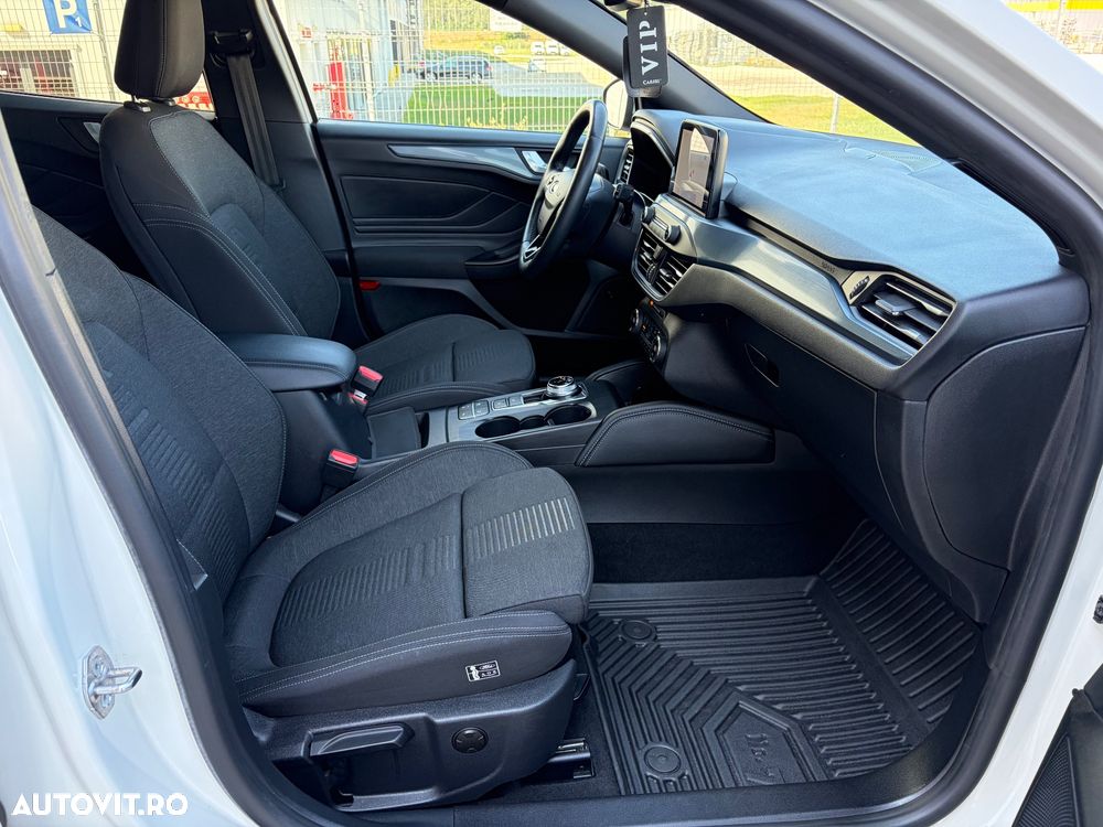 FORD Focus 2021 — imagine 30