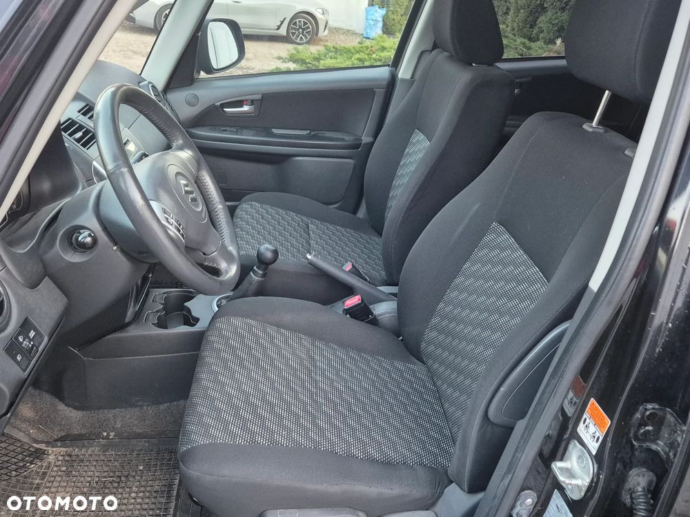 Suzuki SX4 1.6 VVT 4x2 Comfort - 17