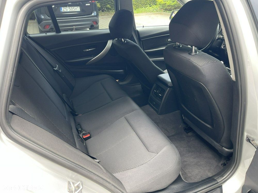 BMW Seria 3 - 26