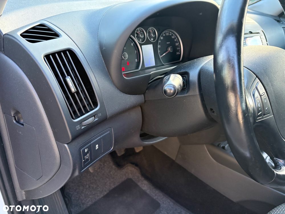 Hyundai i30 blue 1.4 Style - 22