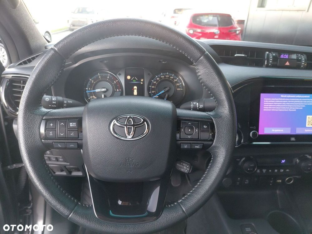 Toyota Hilux 2.8 D-4D mHEV Double Cab Invincible 4x4 - 16
