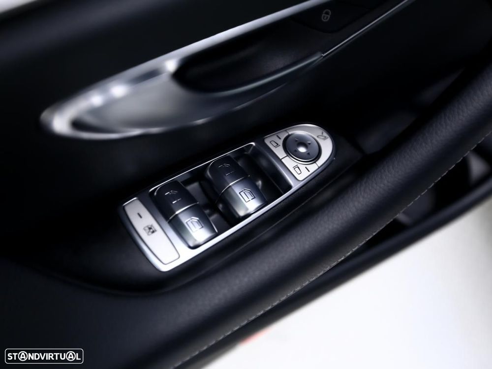Mercedes-Benz E 300 de Avantgarde 4Matic - 20