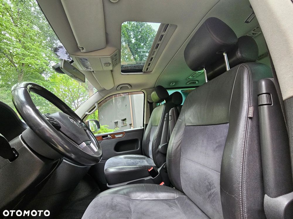 Volkswagen Multivan - 10