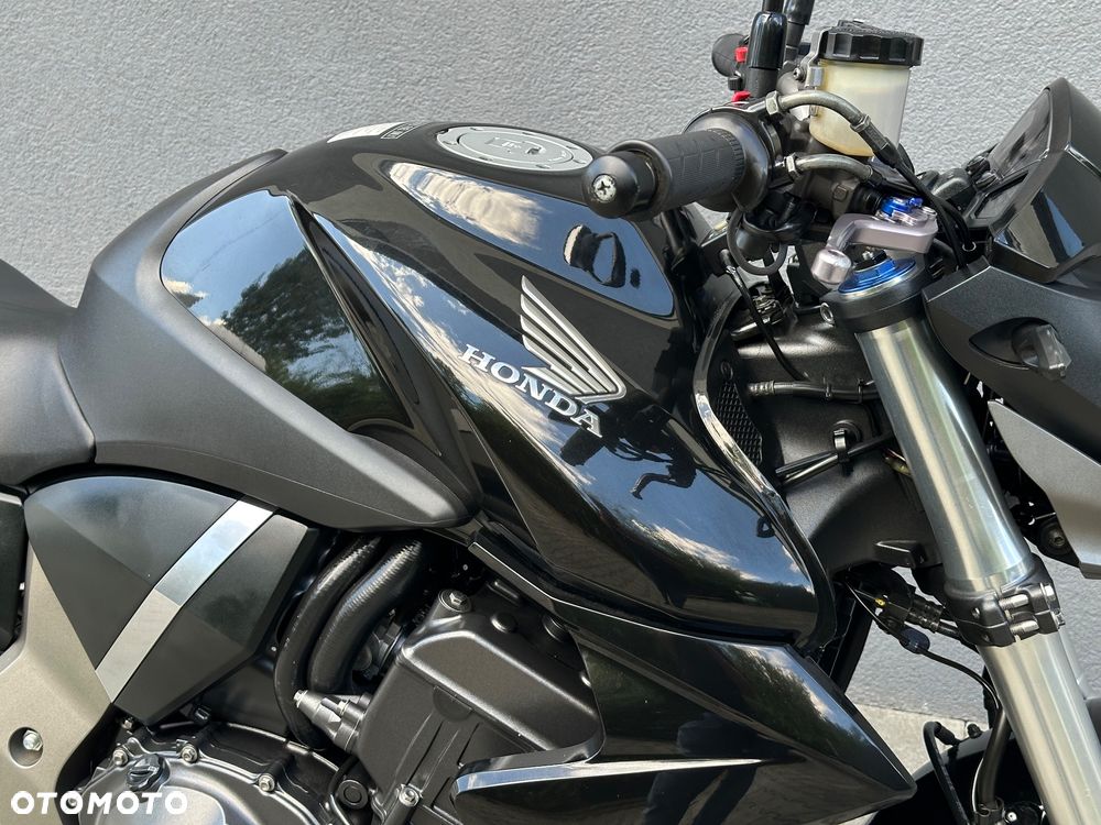 Honda CB - 12