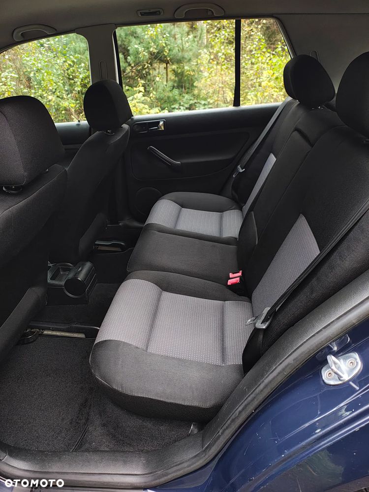 Volkswagen Golf - 33