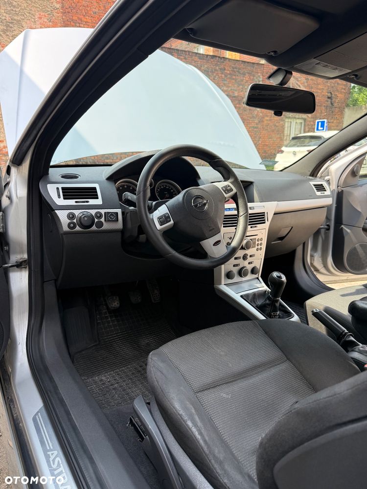 Opel Astra 2.0 Turbo Cosmo - 6
