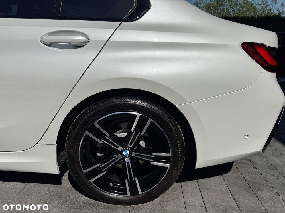 BMW Seria 3 320i M Sport - 38