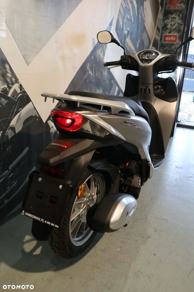 Honda SH - 19