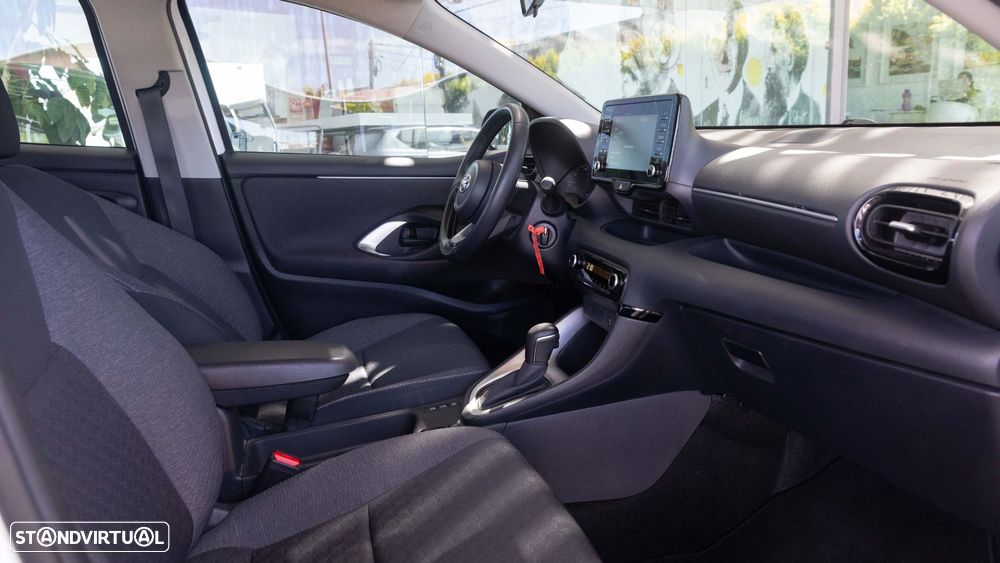 Toyota Yaris 1.5 HDF Comfort Plus - 9