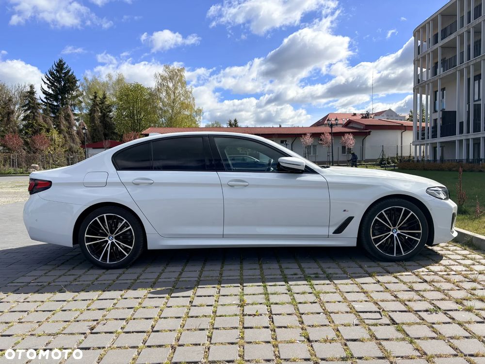 BMW Seria 5 520d xDrive MHEV M Sport sport - 4