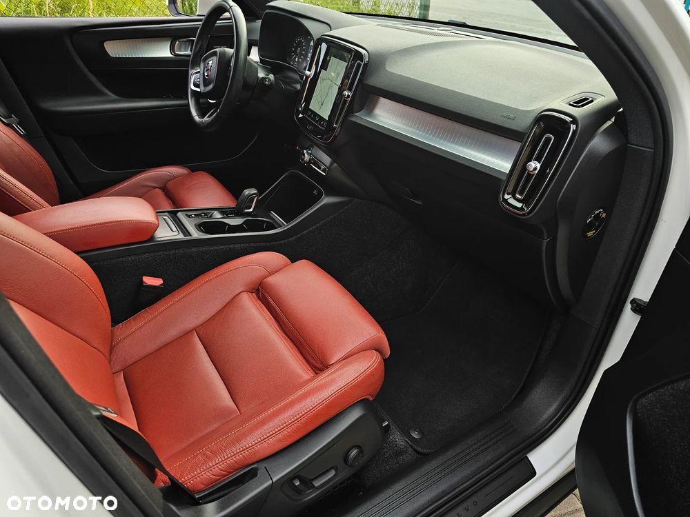 Volvo XC 40 B5 B AWD Ultimate Dark - 20