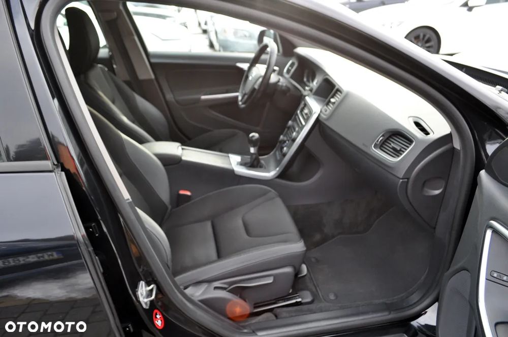 Volvo S60 T3 Kinetic - 33