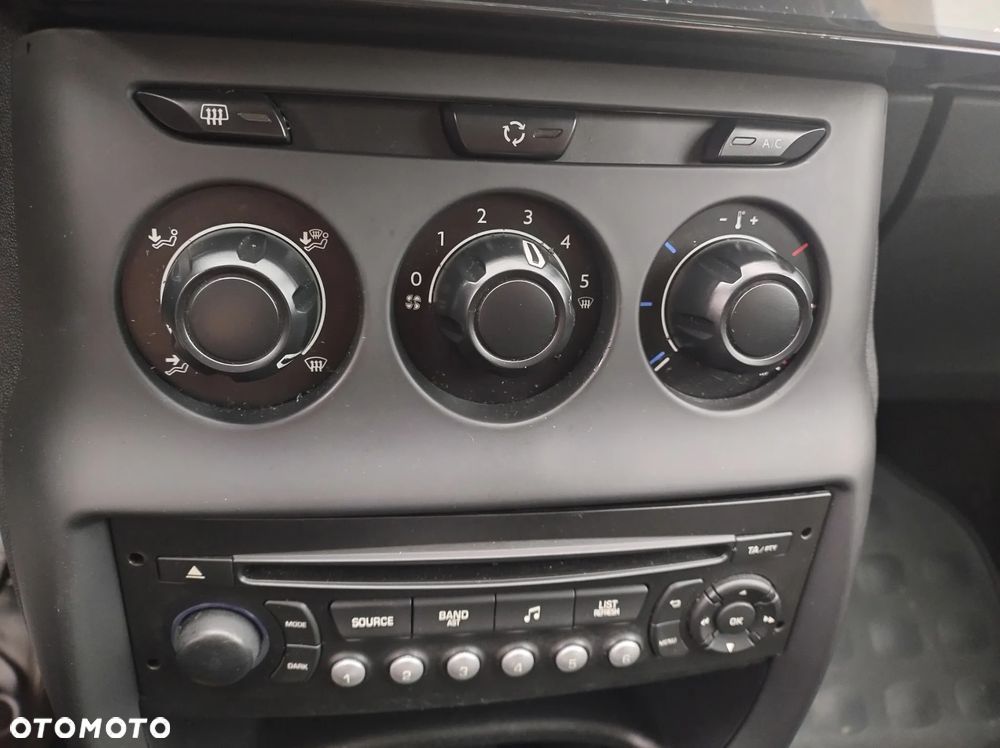 Citroën C3 Pure Tech (VTi) 82 Exclusive - 16