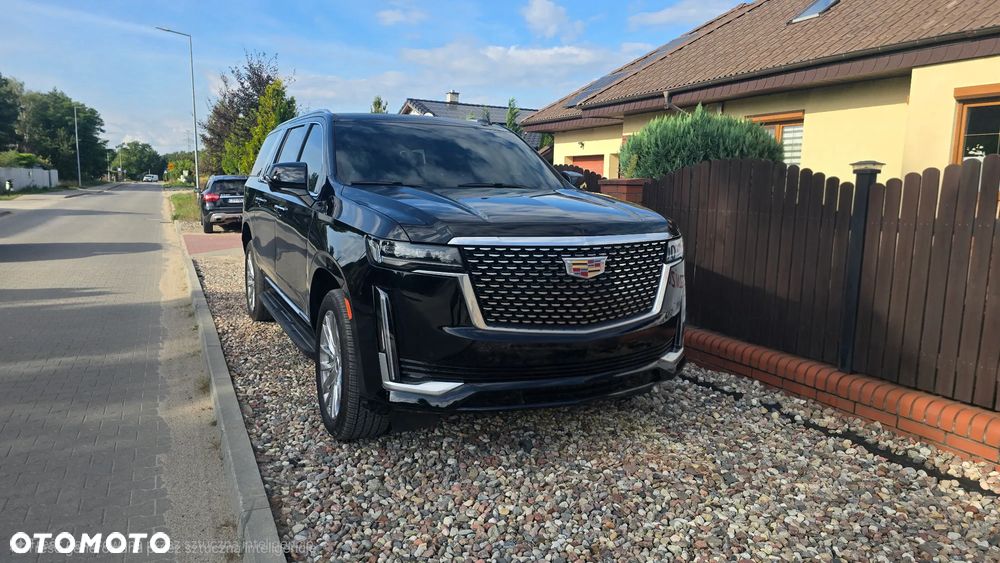 Cadillac Escalade - 1