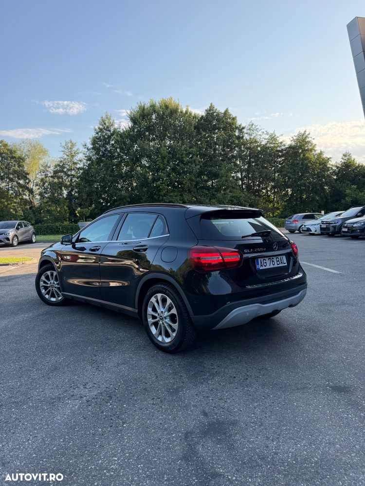 Mercedes-Benz GLA 200 d Aut. - 6