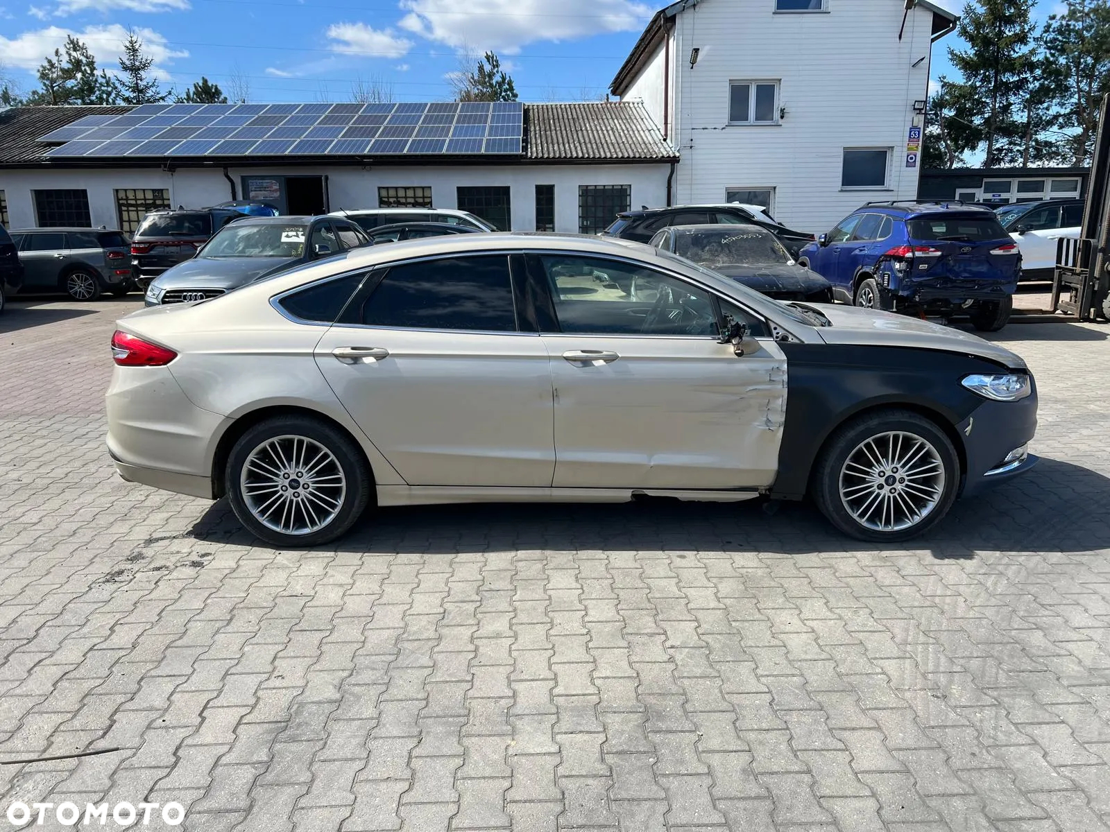 Ford Fusion - 4