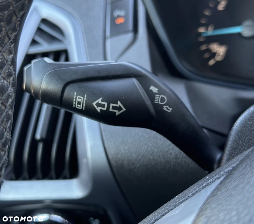 Ford Tourneo Custom 300 L2H1 VA Titanium - 22