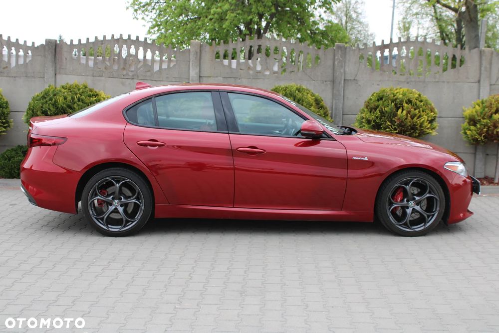 Alfa Romeo Giulia 2.0 Turbo 16V AT8-Q4 Veloce Ti - 11