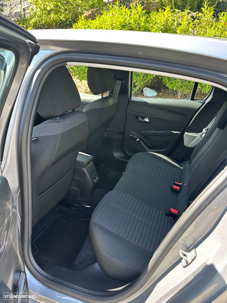 Peugeot e-208 - 9