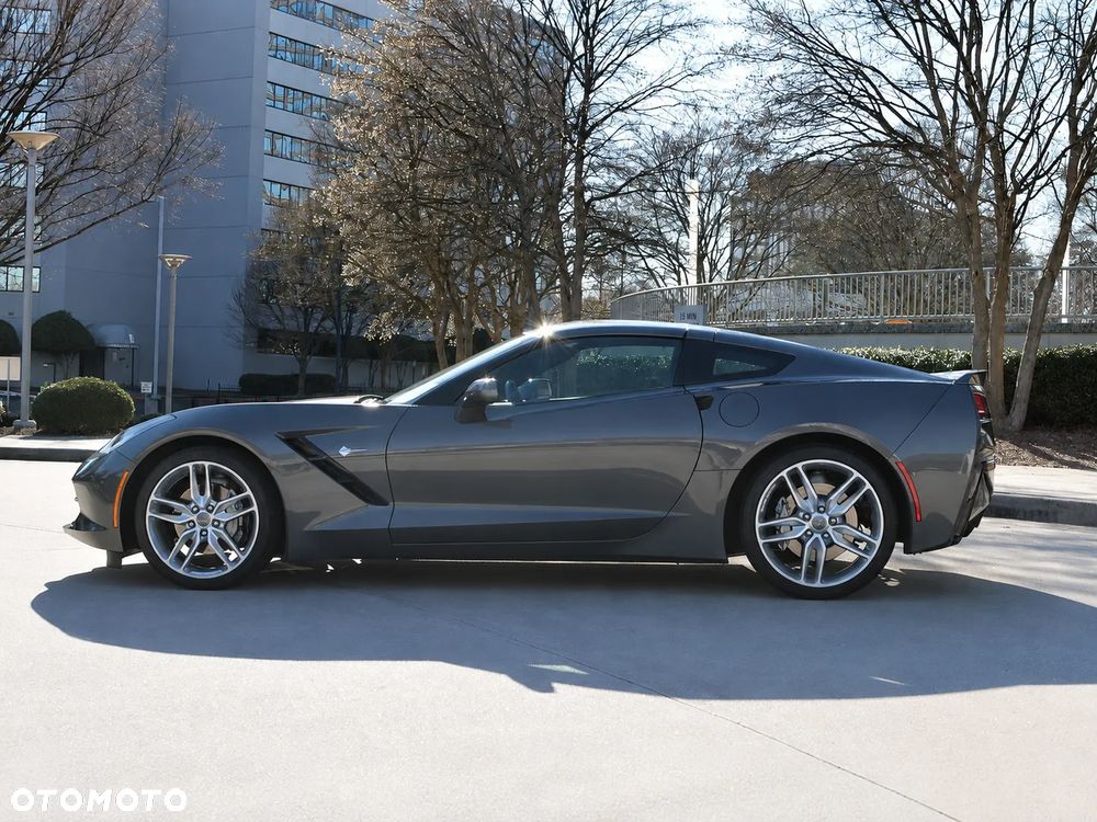 Chevrolet Corvette - 8