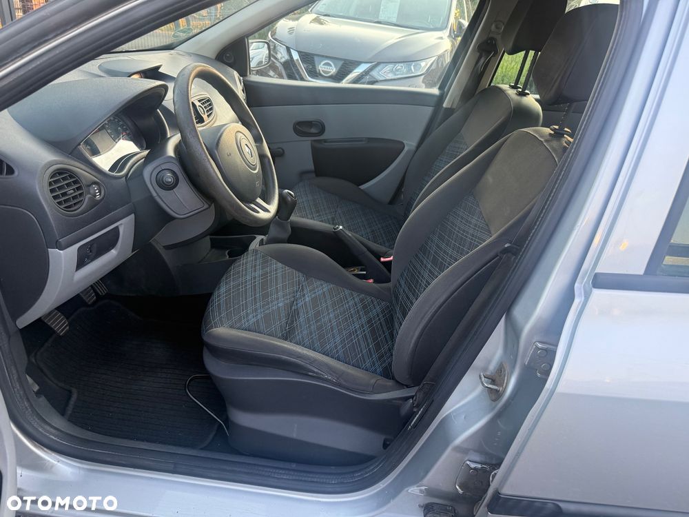 Renault Clio - 15