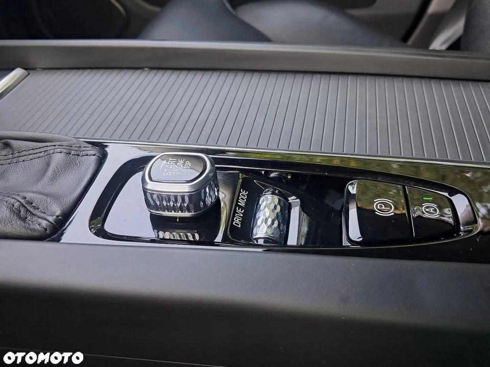 Volvo XC 60 D4 Geartronic Momentum Pro - 20