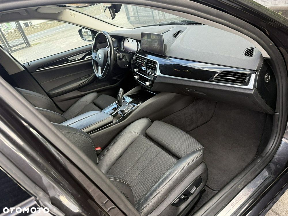 BMW Seria 5 520d Sport - 9