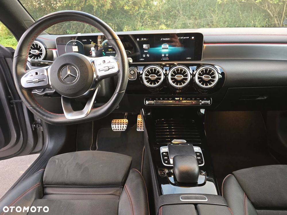 Mercedes-Benz CLA 200 AMG Line 7G-DCT - 23