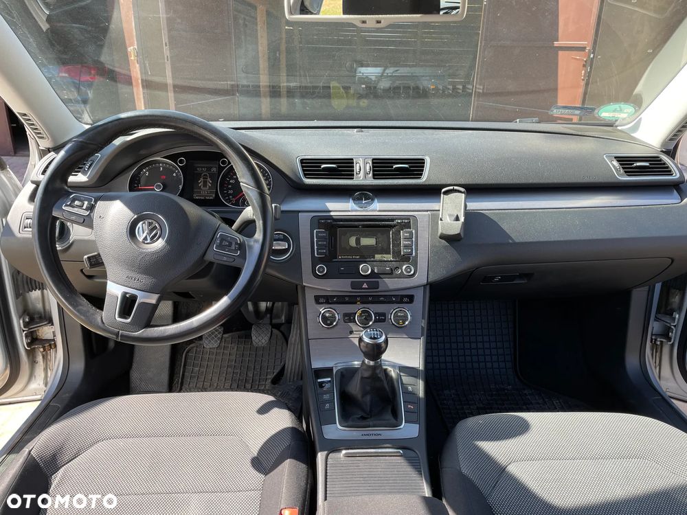 Volkswagen Passat 2.0 TDI 4Motion Comfortline - 6