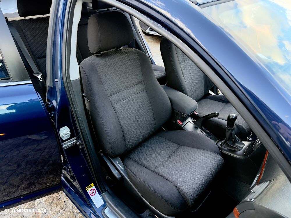 Toyota Avensis SW 1.8 VVT-i TA - 54