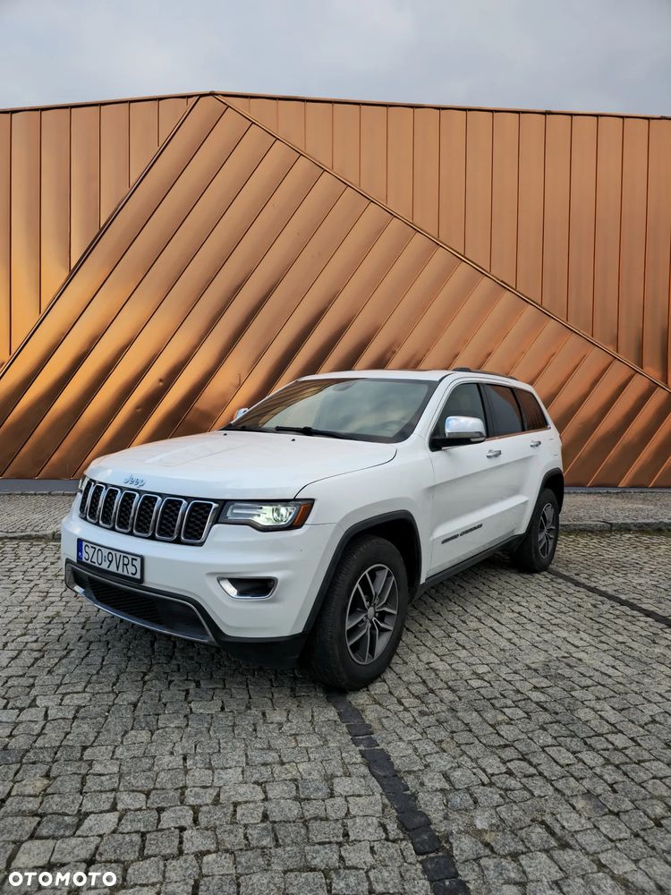 Jeep Grand Cherokee - 12