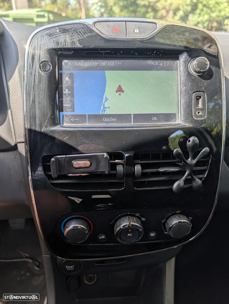 Renault Clio - 14