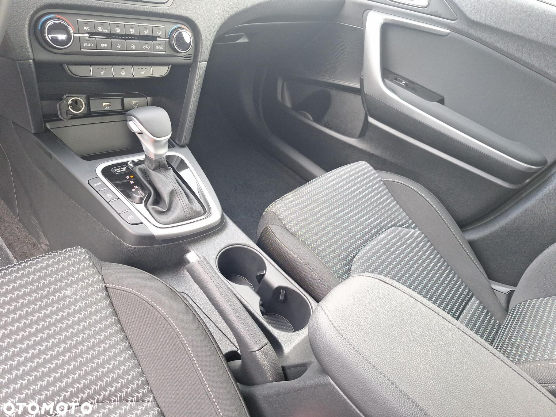 Kia Ceed - 15