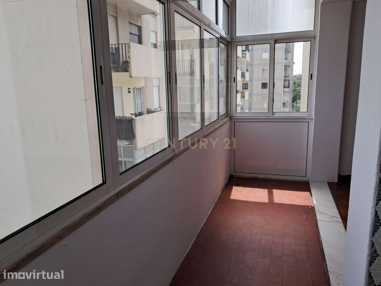 Apartamento T3 para arrendar – Entrada imediata - em Lisboa/ Benfica - Grande imagem: 2/14