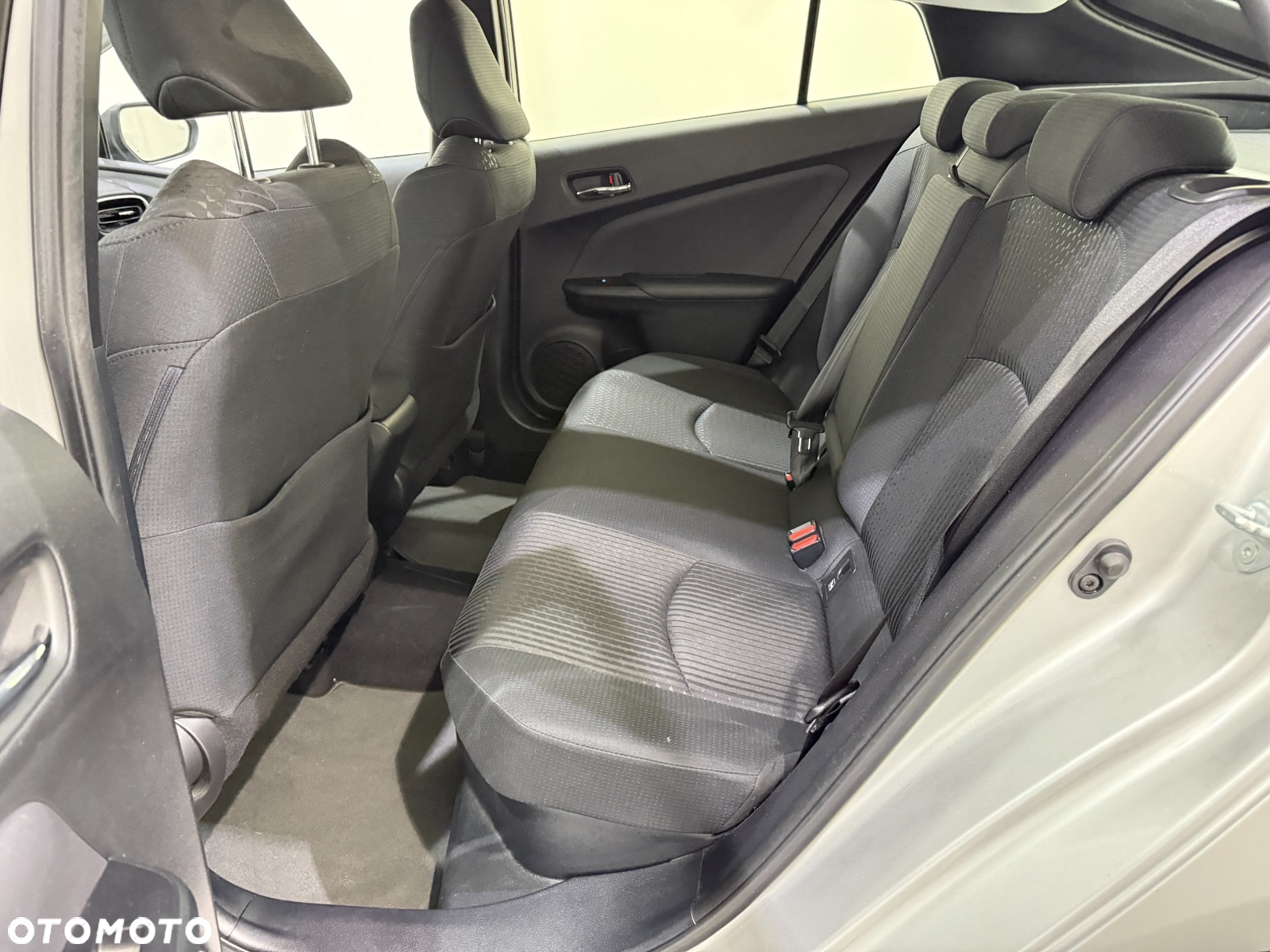 Toyota Prius 1.8 Hybrid Premium - 19