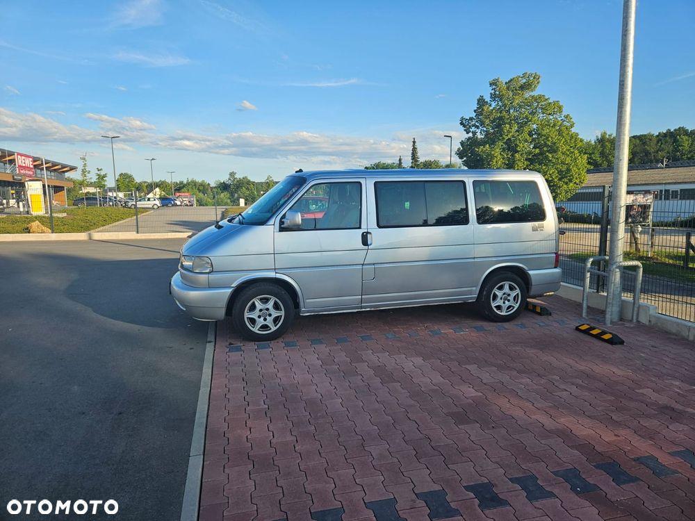 Volkswagen Multivan - 17