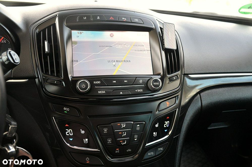 Opel Insignia - 30