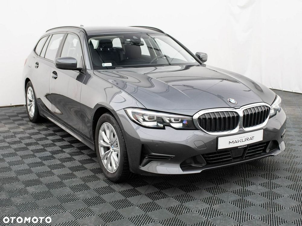 BMW Seria 3 318i - 4