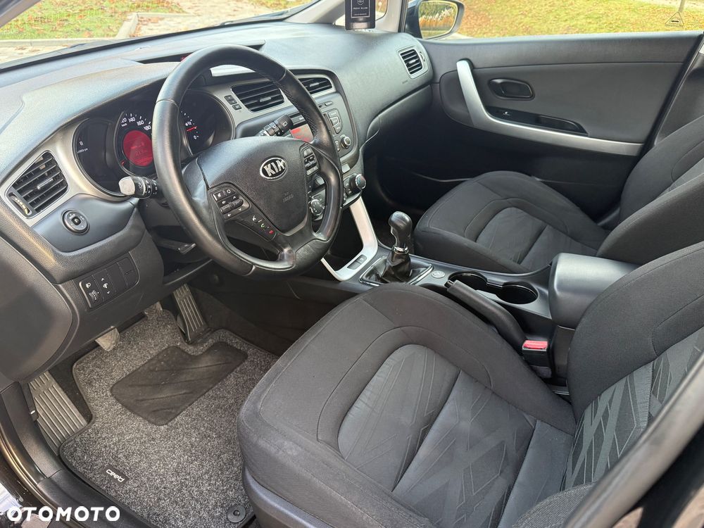 Kia Ceed - 9