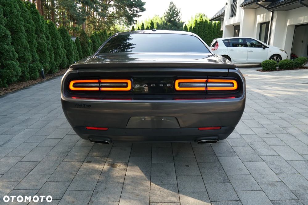 Dodge Challenger - 20