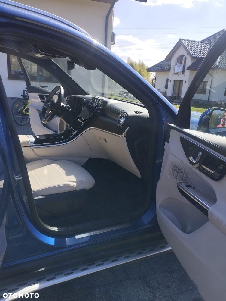 Mercedes-Benz GLC 300 4Matic 9G-TRONIC Avantgarde Advanced - 17