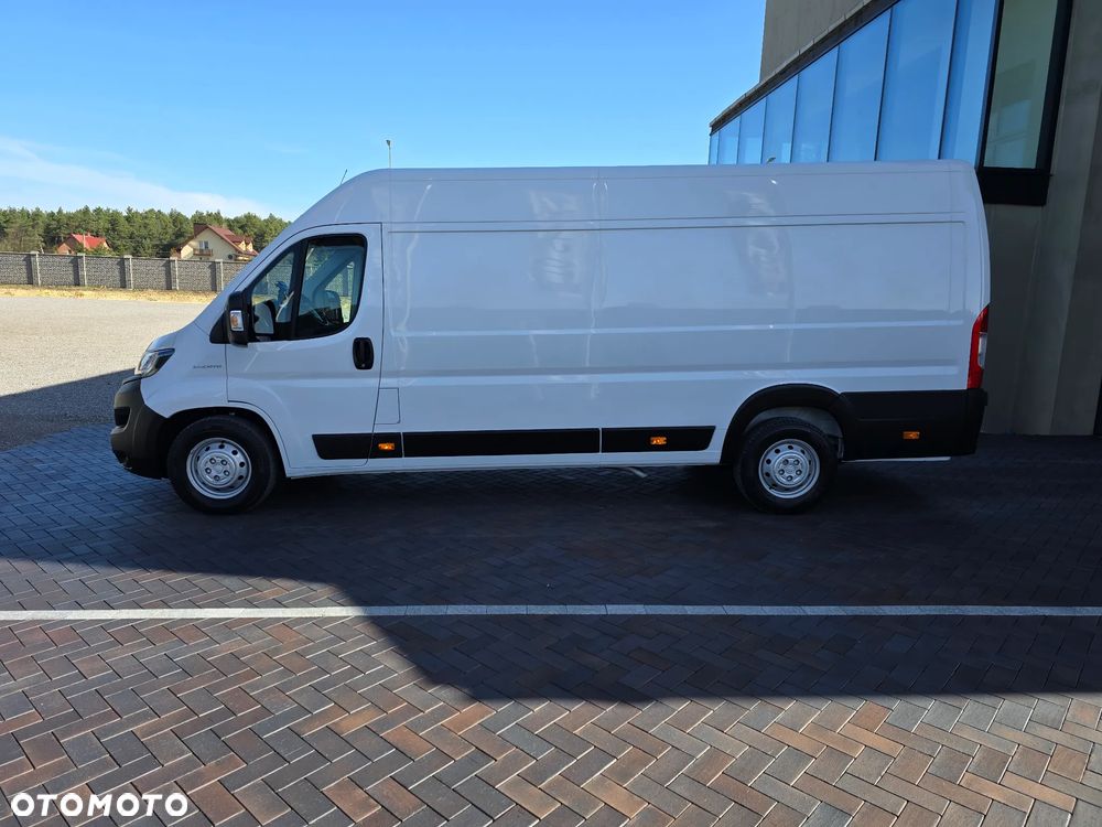 Fiat DUCATO L4H2 MAXI 1257Kg ŁADOWNOŚĆ SILNIK 2,3 IVECO POWER 180 KM SALON PL LEDY TEMPOMAT KAMERA COFANIA KLIMA AUOMATYCZNA SIEDZENIE KIEROWCY KOMFORTOWE, HYDRAULICZNE  OPONY ZIMA LATO SERWIS DO OSTATNIEGO Km STAN JAK NOWY - 9