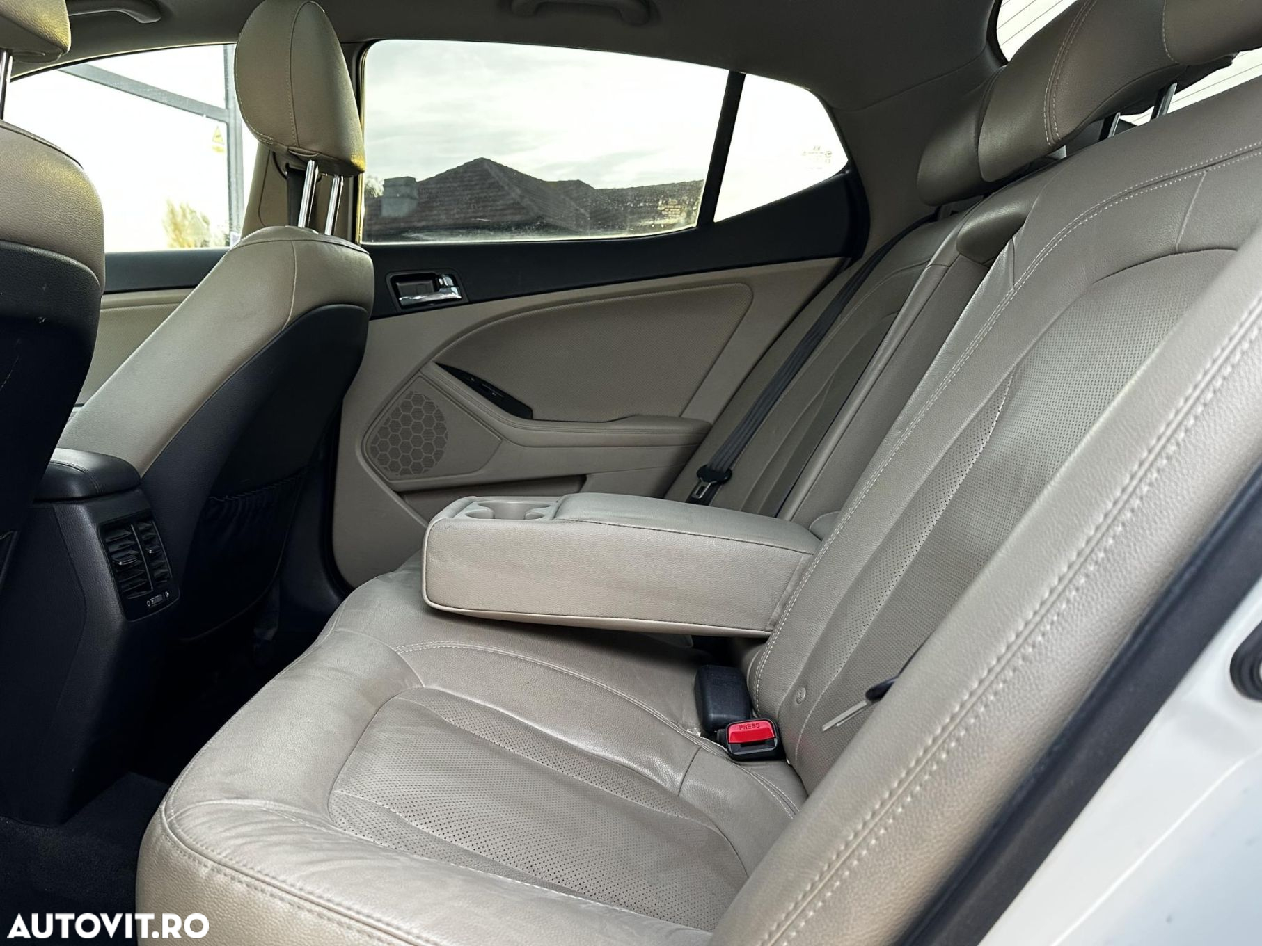 Kia Optima - 24