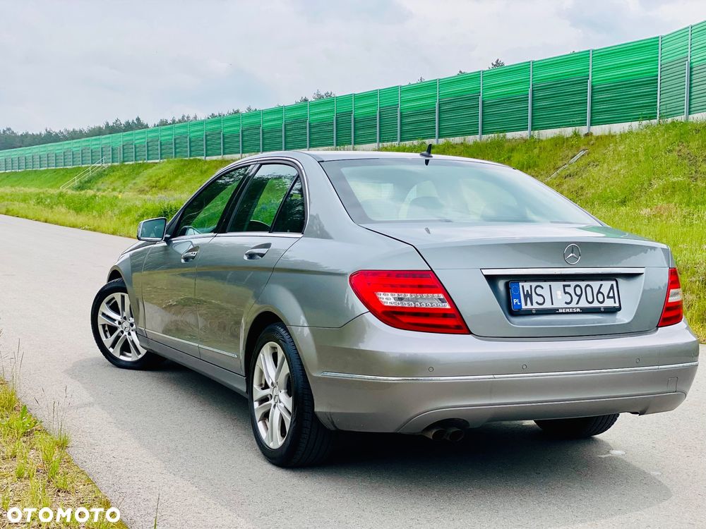 Mercedes-Benz Klasa C 180 CGI BlueEff Avantgarde - 9