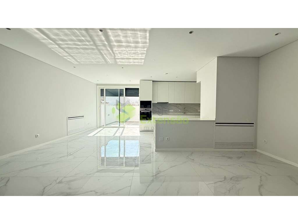 Moradia T3, nova, em Rio Maior, no distrito de Santarém. Garagem, t... - Grande imagem: 3/25