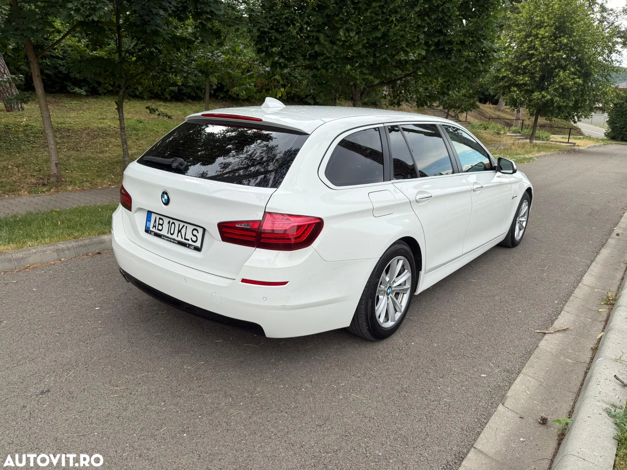 BMW Seria 5 520d Touring Aut. - 4
